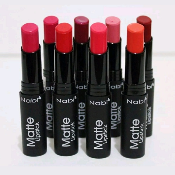 8 PCS MATTE LIPSTICK 👄💋 - Picture 1 of 3